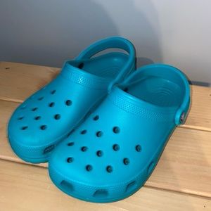 CROCS women’s size 8 mens size 6